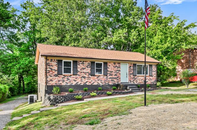 717 Ranch Hill Dr, Clarksville, TN