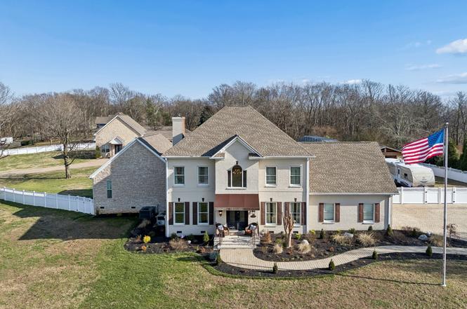 1045 Claremont Dr, Columbia, TN