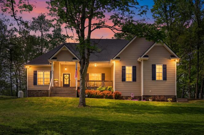 1820 River Rd, Clarksville, TN