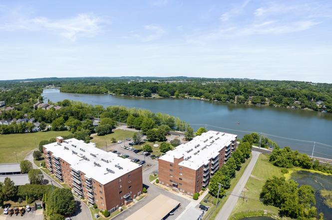 200 Sanders Ferry Rd #2406, Hendersonville, TN