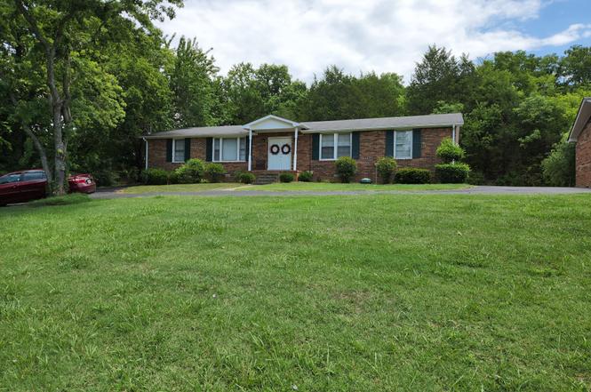 1008 Center Point Rd Unit A-B, Hendersonville, TN