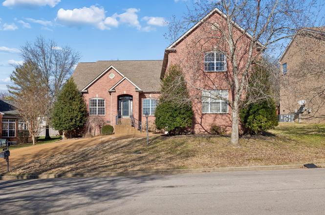 2205 Maple Grove Ln, Nashville, TN