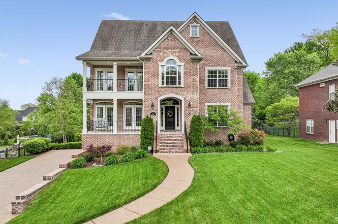 1007 Atchley Ct, Hendersonville, TN