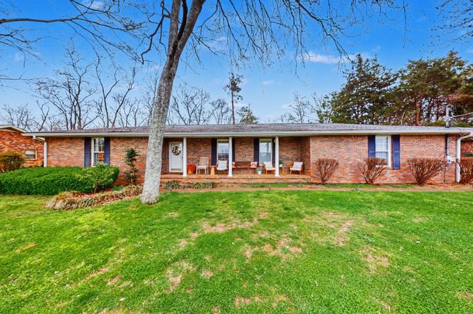 1515 Smith Dr, Lebanon, TN