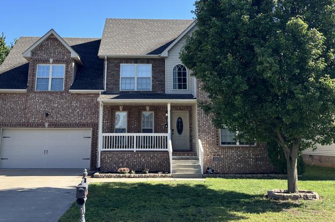 721 Cavalier Dr, Clarksville, TN
