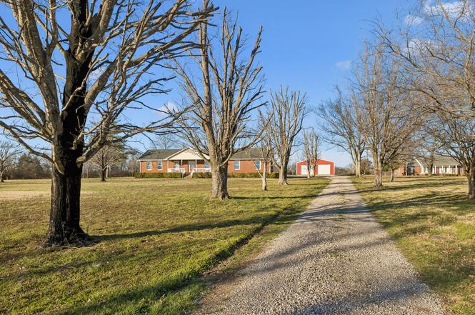 353 Branham Mill Rd, Gallatin, TN