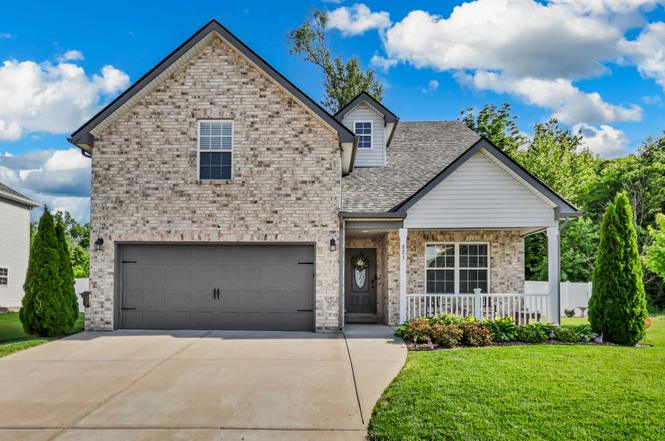 883 Terraceside Cir, Clarksville, TN