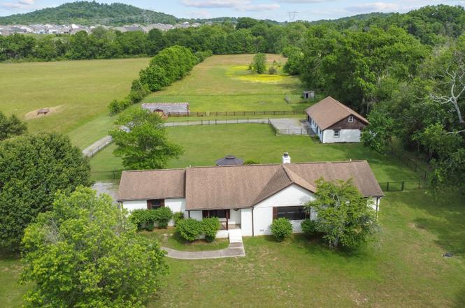 170 Upper Station Camp Crk Rd, Gallatin, TN