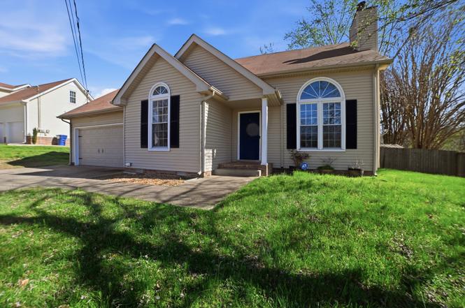 1756 Broadripple Dr, Clarksville, TN