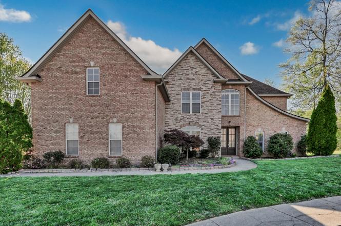 132 Lyme Dr, Clarksville, TN