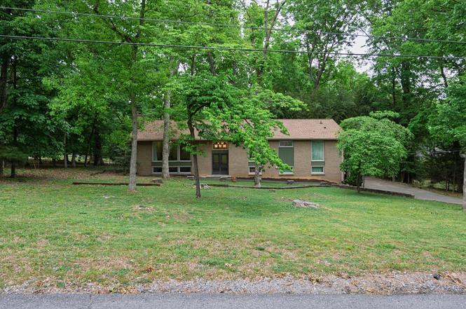 123 Trail East Dr, Hendersonville, TN