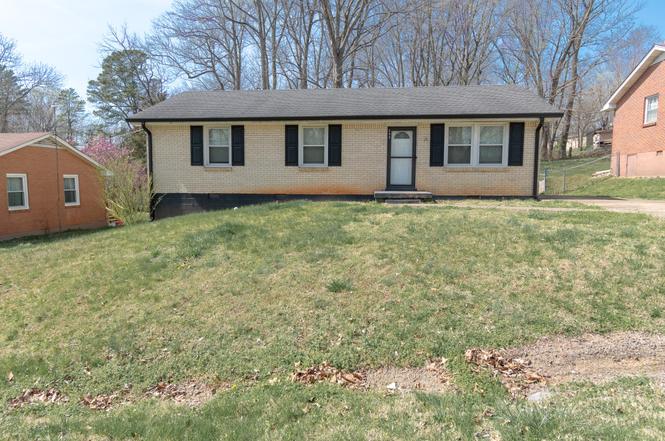402 Oriole Cir, Clarksville, TN