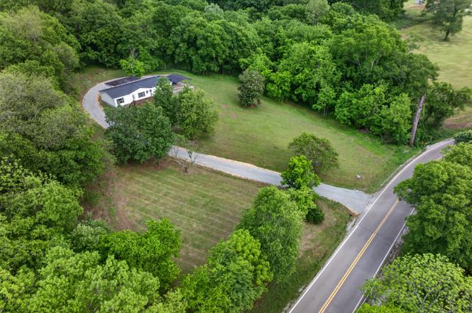 716 Canaan Rd, Columbia, TN