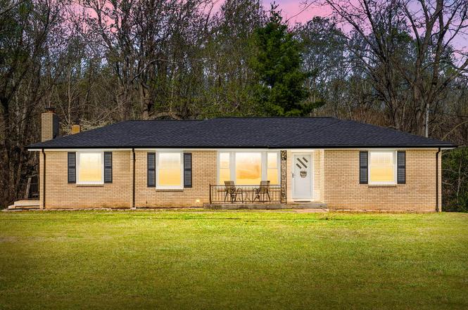 2403 Ashland City Rd, Clarksville, TN