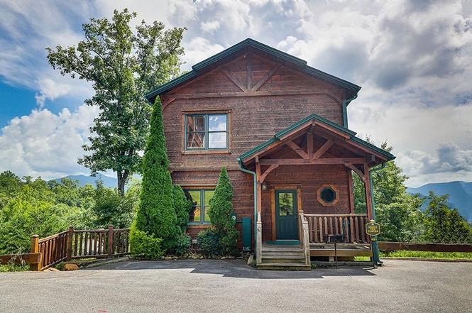 821 Great Smoky Way, Gatlinburg, TN