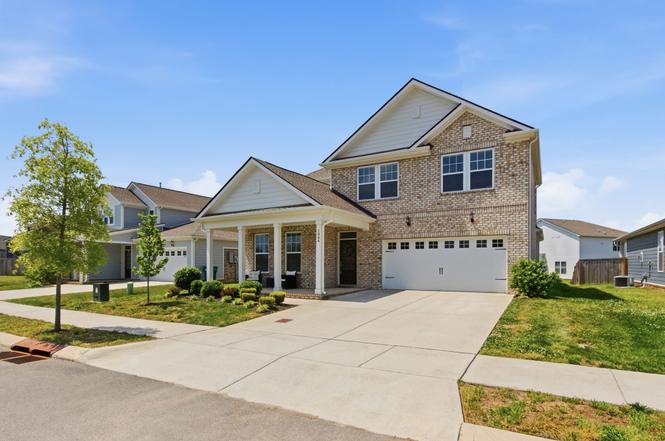 1064 Ewell Farm Cir, Spring Hill, TN