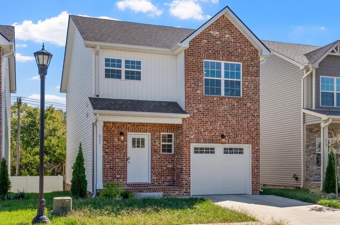 511 Charleston Cove Way, Clarksville, TN