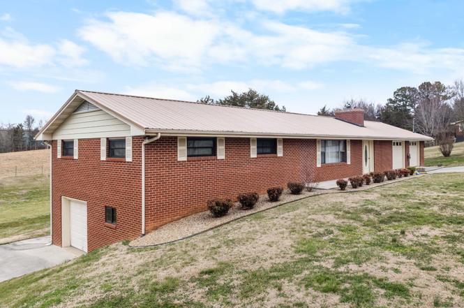 1423 Emily Dr, Sevierville, TN