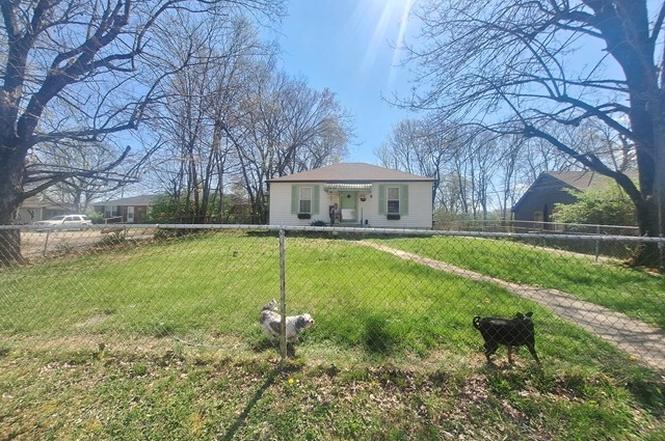 1252 Daniel St, Clarksville, TN