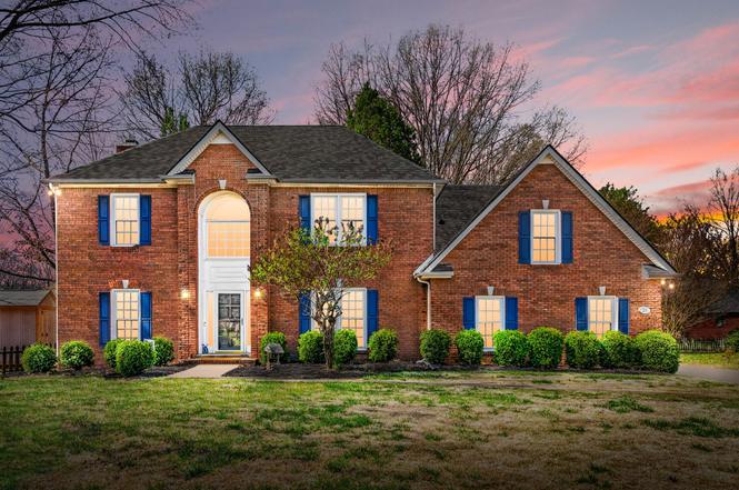 206 Longwood Ln, Clarksville, TN