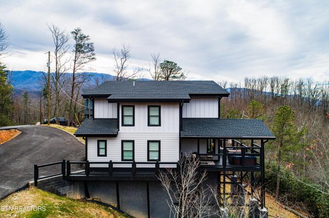 1113 Mathis Hollow Rd, Gatlinburg, TN