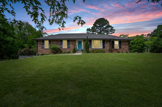 202 Chip N Dale Dr, Clarksville, TN