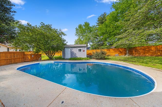 195 Cherokee Rd, Hendersonville, TN