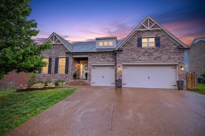 1944 Kirkwood Dr, Mount Juliet, TN