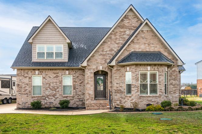 1114 Matheus Dr, Murfreesboro, TN