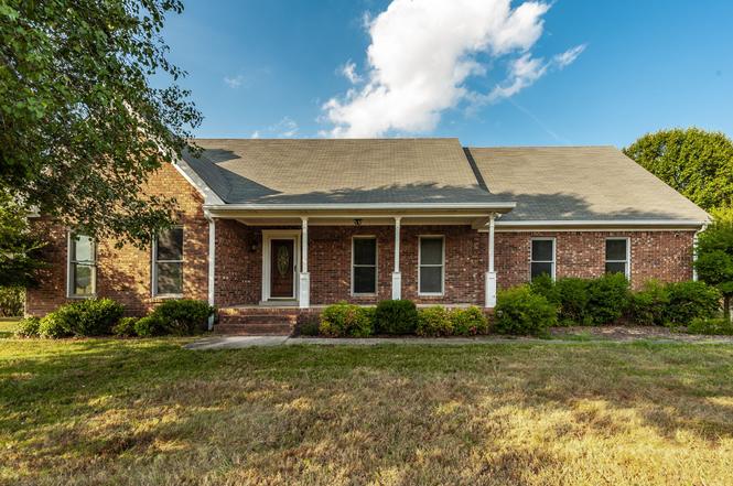 724 Deshea Creek Rd, Gallatin, TN