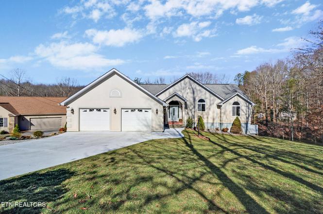 14 Needham Ter, Crossville, TN