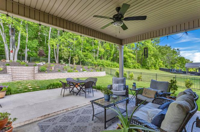1321 Highgrove Ln, Clarksville, TN