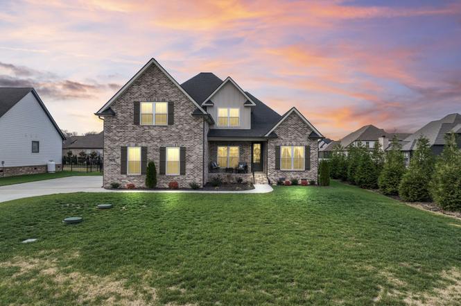 2706 Congress Dr, Murfreesboro, TN