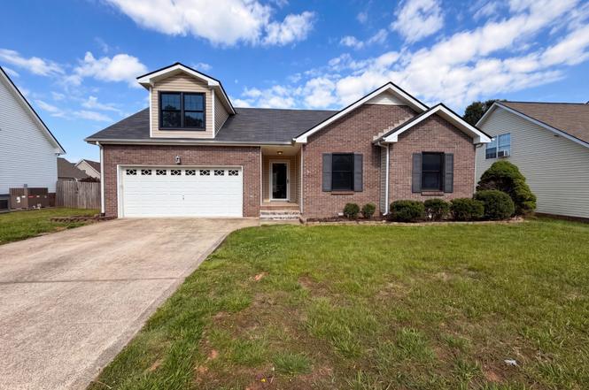 1688 Cedar Springs Cir, Clarksville, TN