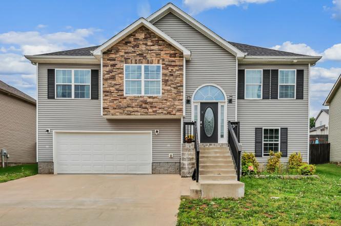 1391 Freedom Dr, Clarksville, TN