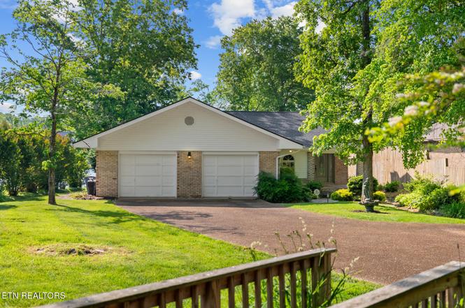 8331 Cherokee Trl, Crossville, TN