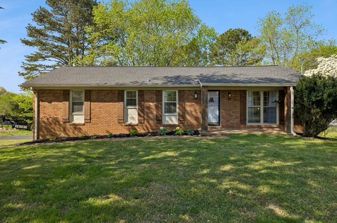 604 Blue Ridge Dr, Columbia, TN