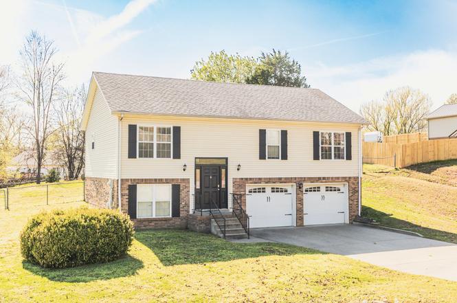 524 Barney Ln, Clarksville, TN