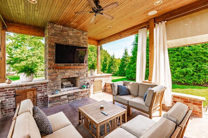 1077 Avery Trace Cir, Hendersonville, TN