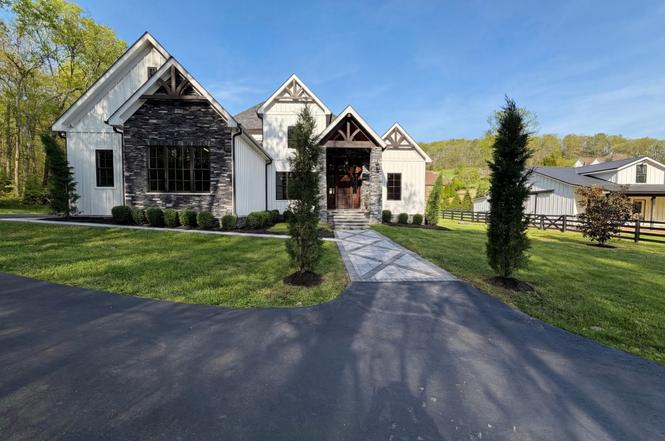 4450 Savage Pointe Dr, Franklin, TN