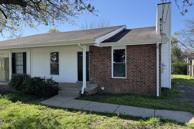 3216 Woodstock Dr, Nashville, TN