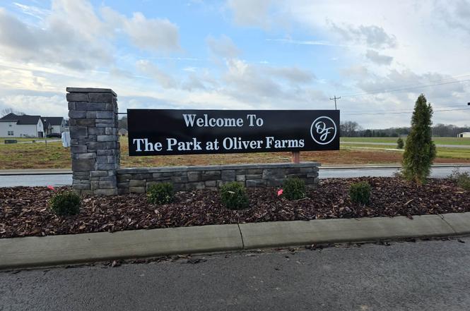 153 Aspen Pine Dr, Clarksville, TN