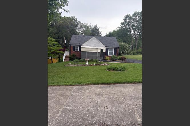 1735 Merritt Dr, Clarksville, TN