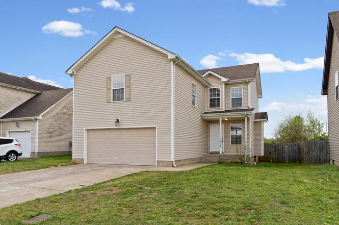 3418 Foxrun Ln, Clarksville, TN