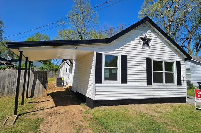 505 E 17th St, Columbia, TN