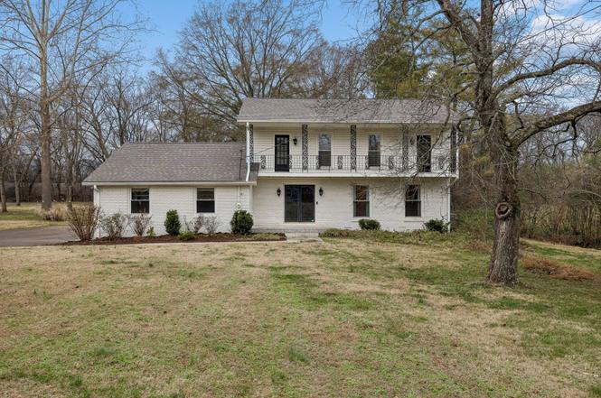 1303 General Macarthur Dr, Brentwood, TN