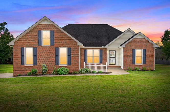 624 Fieldstone Ct, Clarksville, TN