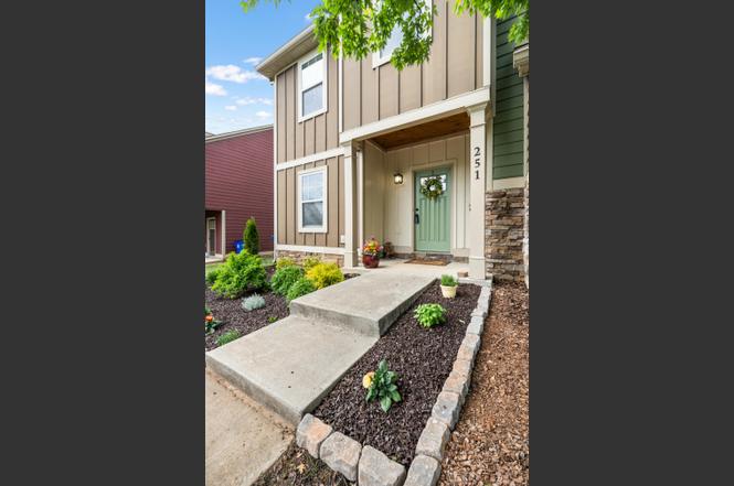 251 Sharon Dr NE, Cleveland, TN
