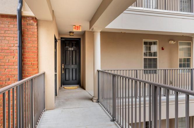 305 Seven Springs Way #302, Brentwood, TN