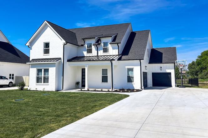 520 Gresham Ln, Murfreesboro, TN